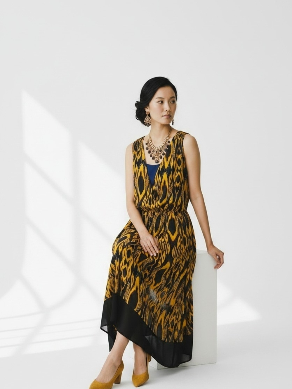 princess vera wang Yellow and Black Printed Maxi Dress